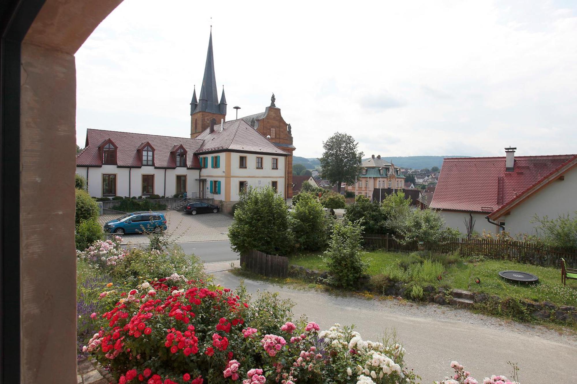 Gemuetliches Apartment Mit Galerie Im Ferienhof Litzendorf Bagian luar foto